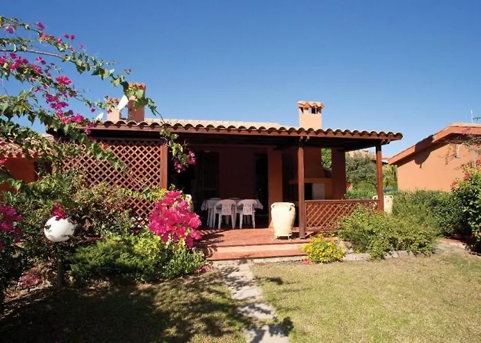 Clorinda , 1 Minute From The Sea