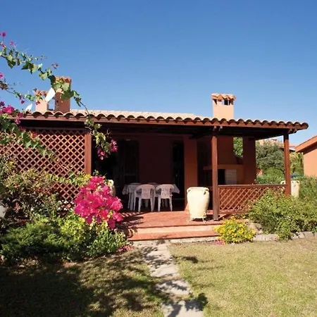 Clorinda , 1 Minute From The Sea